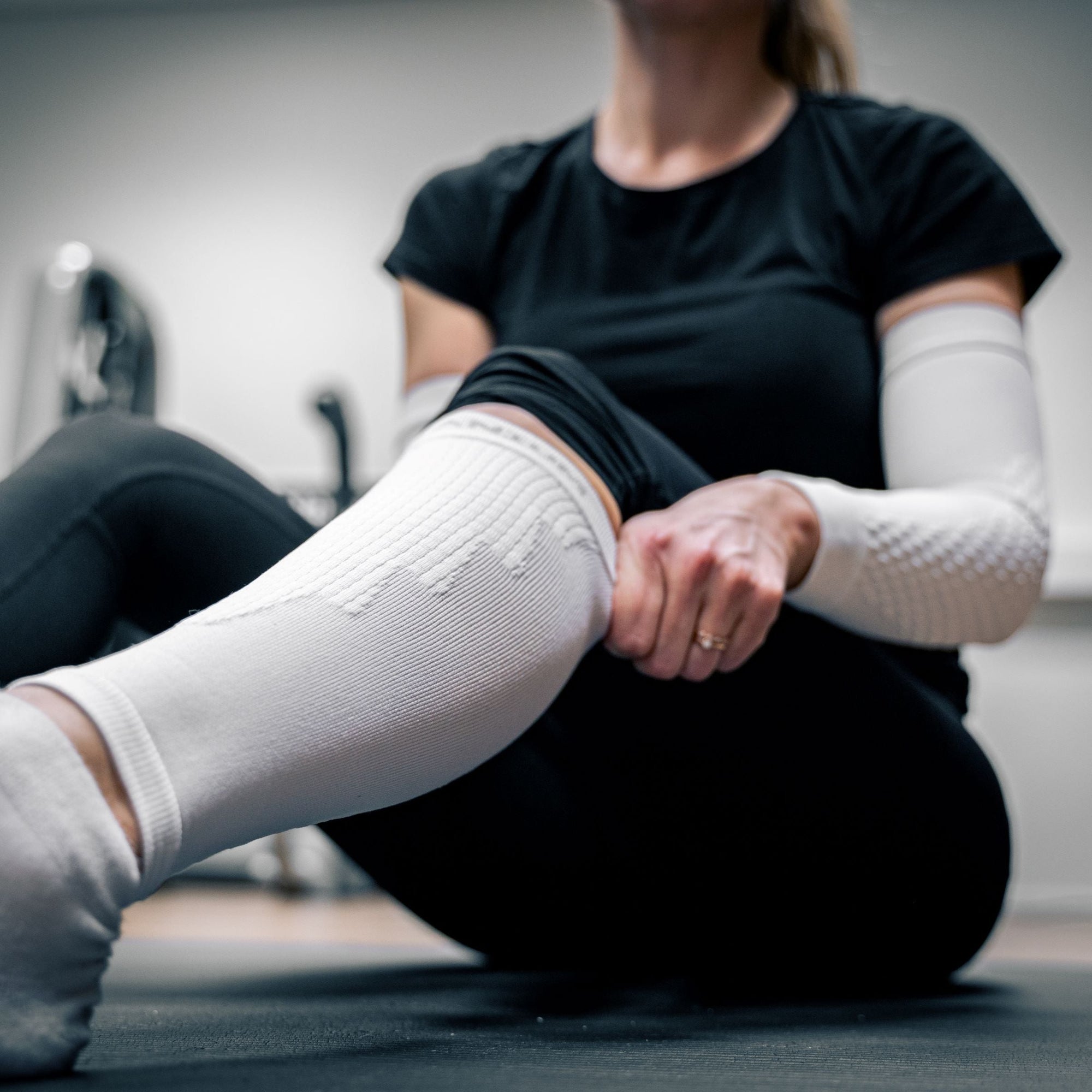 eXtend Low – Calf sleeves for compression and rehabilitation – Pressure category 1 – White